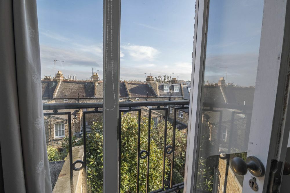 Stylish Family Home In Battersea Vr London Exterior photo